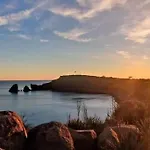 Avec Piscine, Entre Plage, Port Et Falaises アパート *