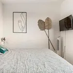 Avec Piscine, Entre Plage, Port Et Falaises * アグド