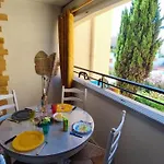 Apartment Avec Piscine, Entre Plage, Port Et Falaises