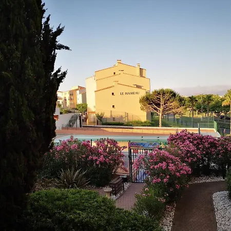 Avec Piscine, Entre Plage, Port Et Falaises Apartment *