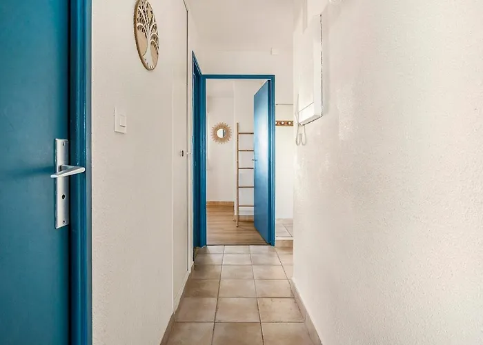 Avec Piscine, Entre Plage, Port Et Falaises Appartement Agde