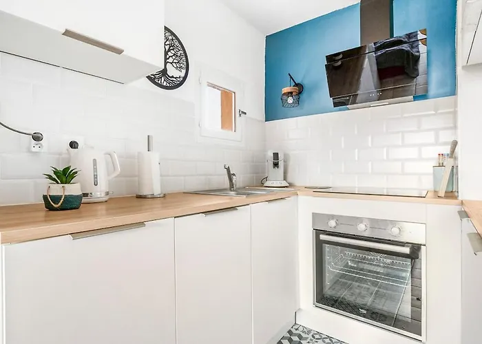 Appartement Avec Piscine, Entre Plage, Port Et Falaises Agde